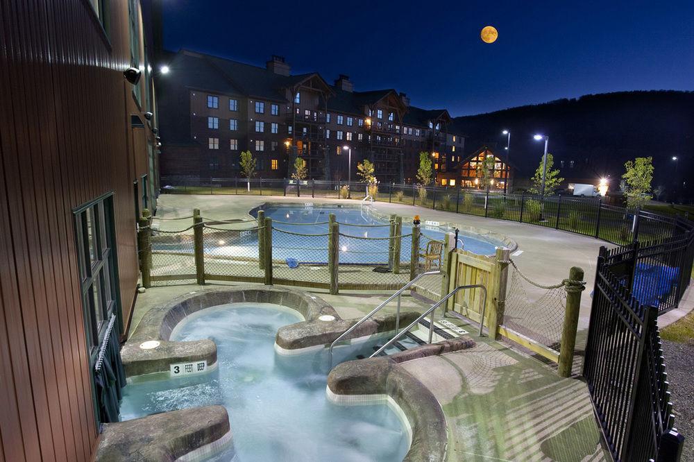 Hope Lake Lodge & Indoor Waterpark Кортленд Екстер'єр фото