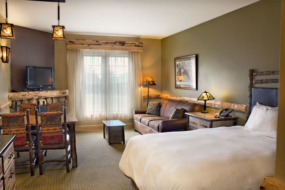 Hope Lake Lodge & Indoor Waterpark Кортленд Екстер'єр фото