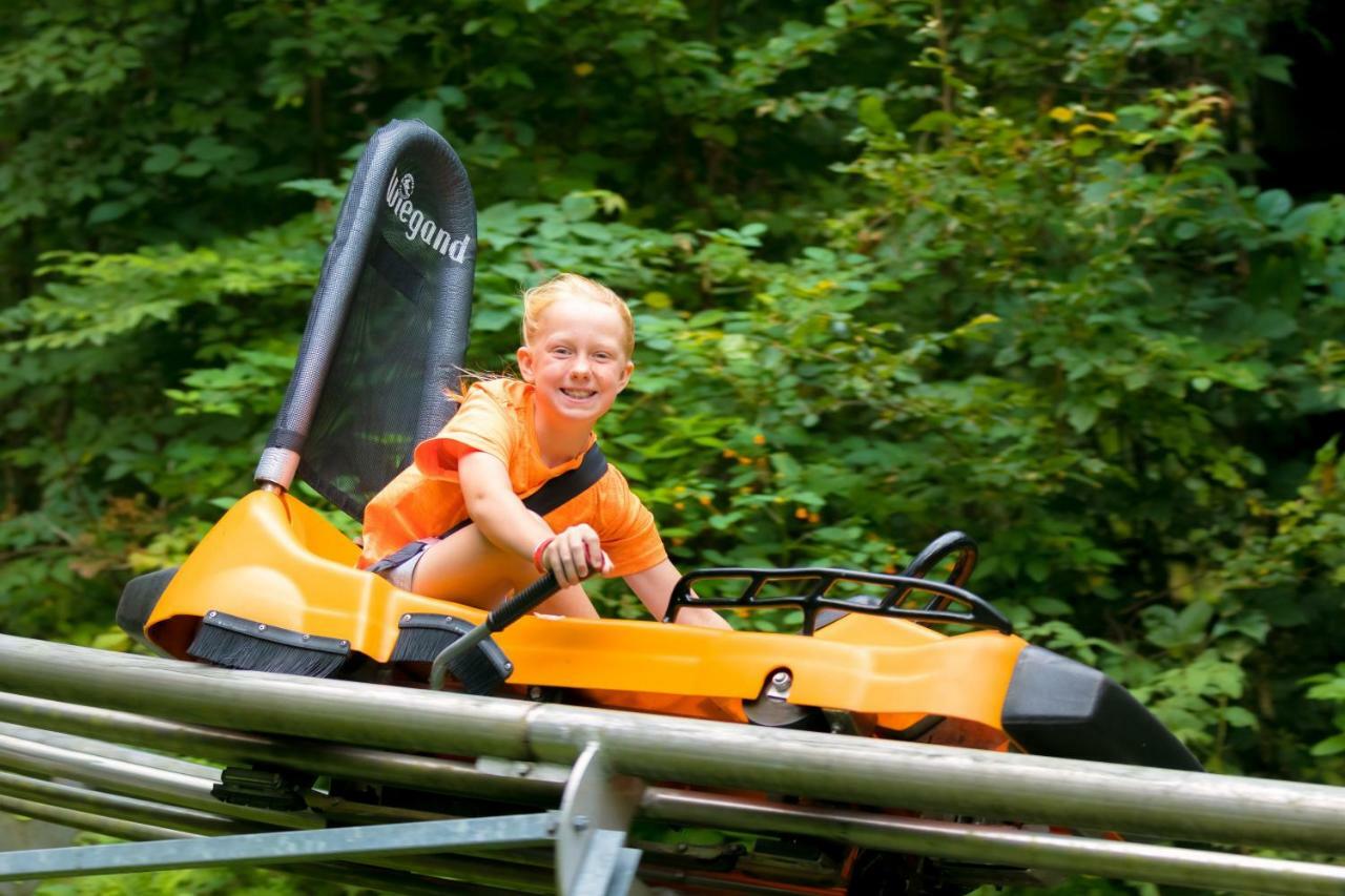 Hope Lake Lodge & Indoor Waterpark Кортленд Екстер'єр фото